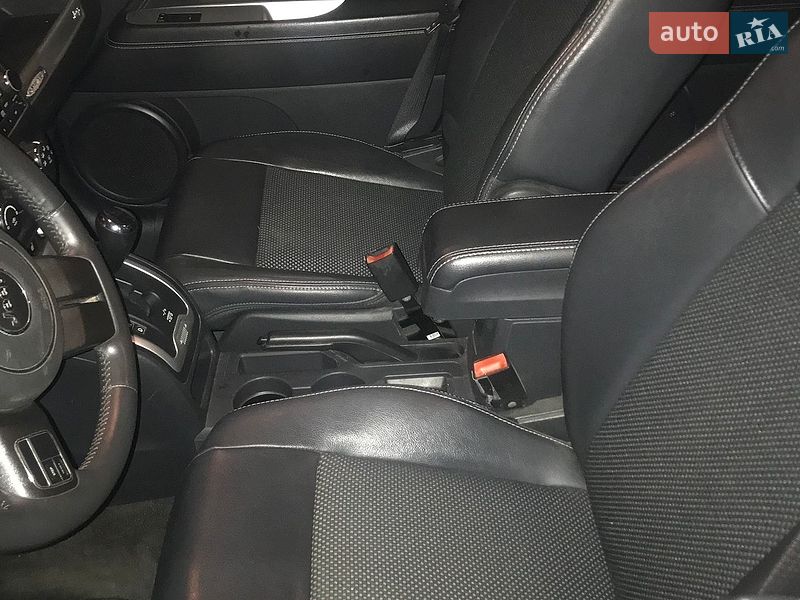 Внедорожник / Кроссовер Jeep Compass 2014 в Киеве