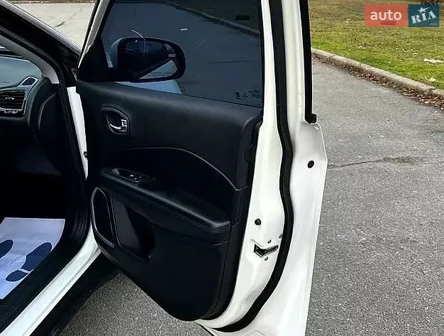 2018 Jeep Compass - мініатюра 8