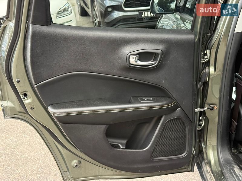 Внедорожник / Кроссовер Jeep Compass 2017 в Харькове