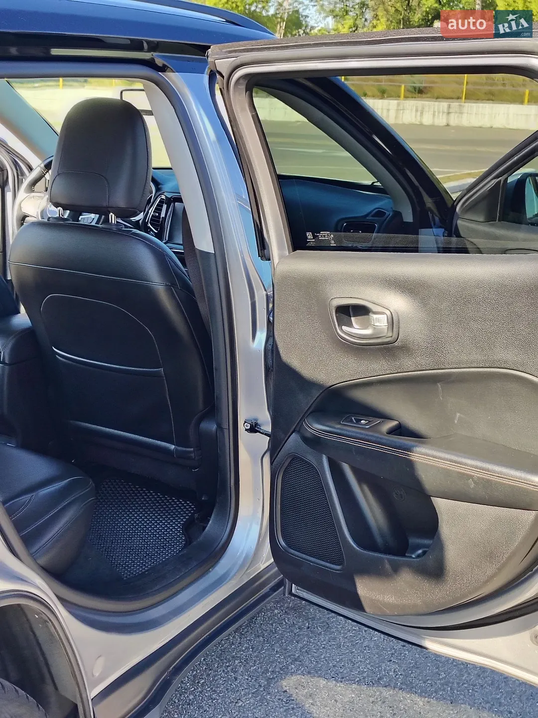 2017 Jeep Compass - мініатюра 12