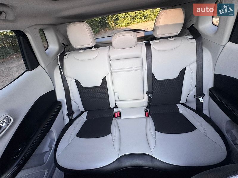 Внедорожник / Кроссовер Jeep Compass 2019 в Ровно фото 17 Внедорожник / Кроссовер Jeep Compass 2019 в Ровно