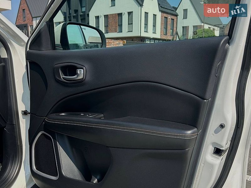 Внедорожник / Кроссовер Jeep Compass 2017 в Умани