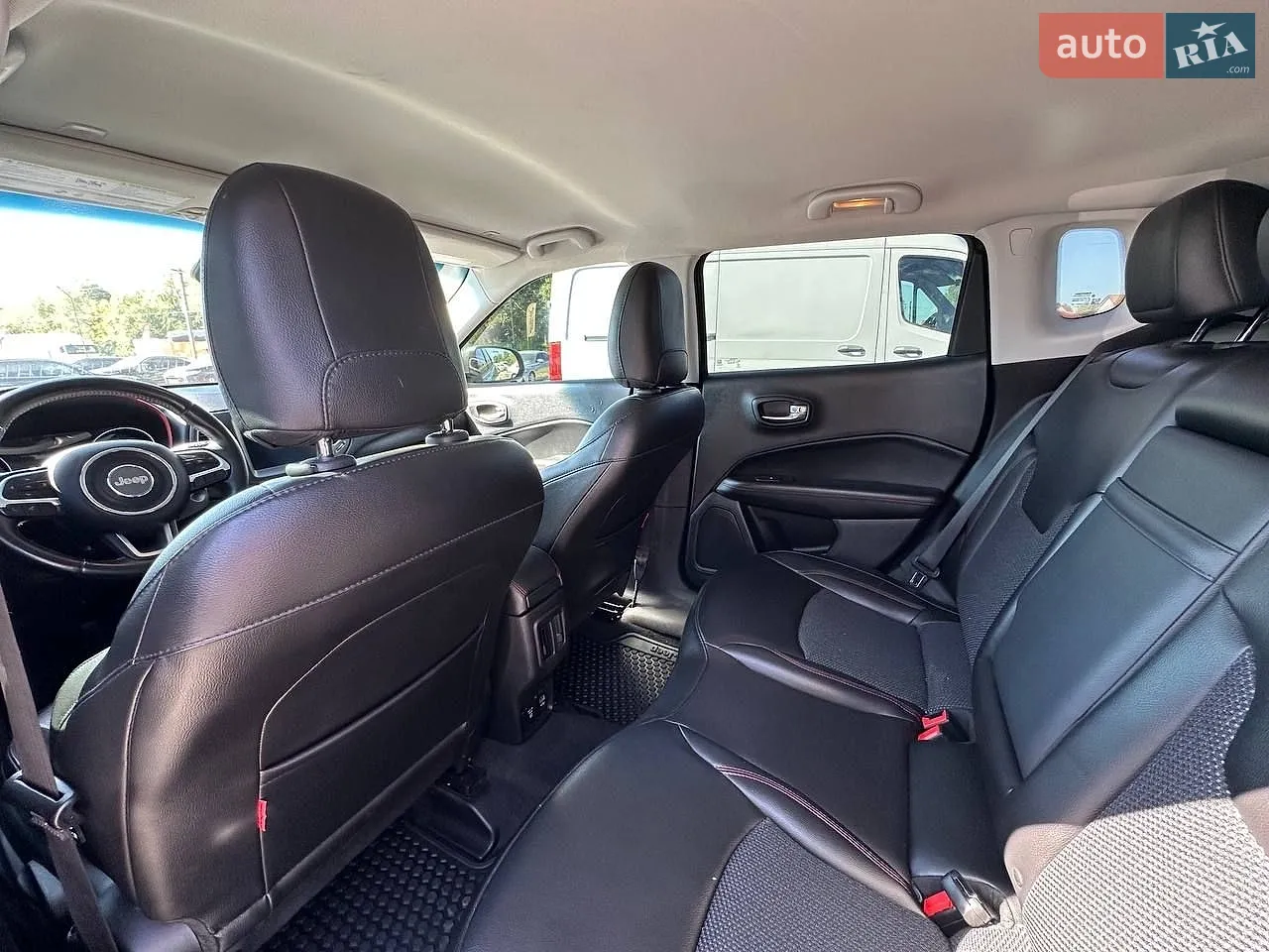 2019 Jeep Compass - мініатюра 26