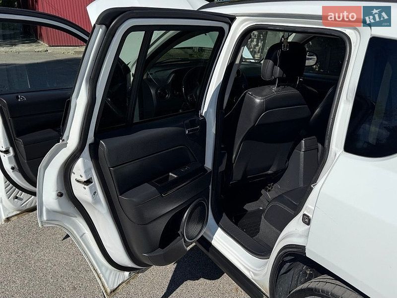Позашляховик / Кросовер Jeep Compass 2011 в Києві