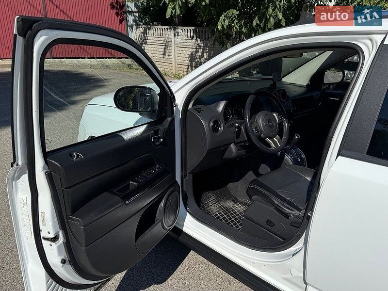 Позашляховик / Кросовер Jeep Compass 2011 в Києві