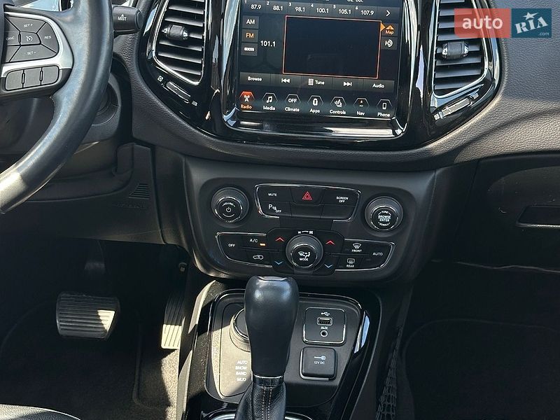 Внедорожник / Кроссовер Jeep Compass 2017 в Белогородке
