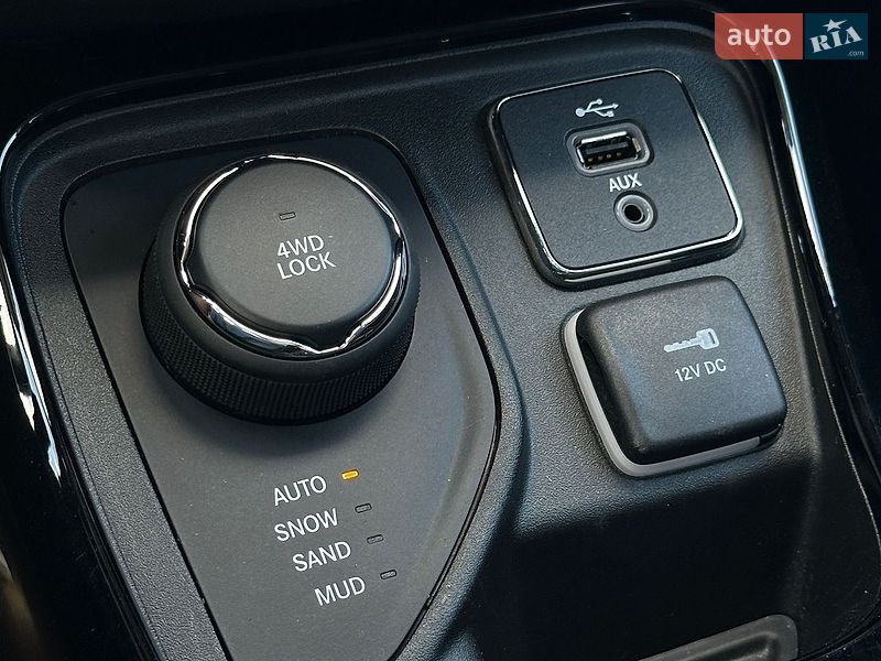 Внедорожник / Кроссовер Jeep Compass 2017 в Белогородке