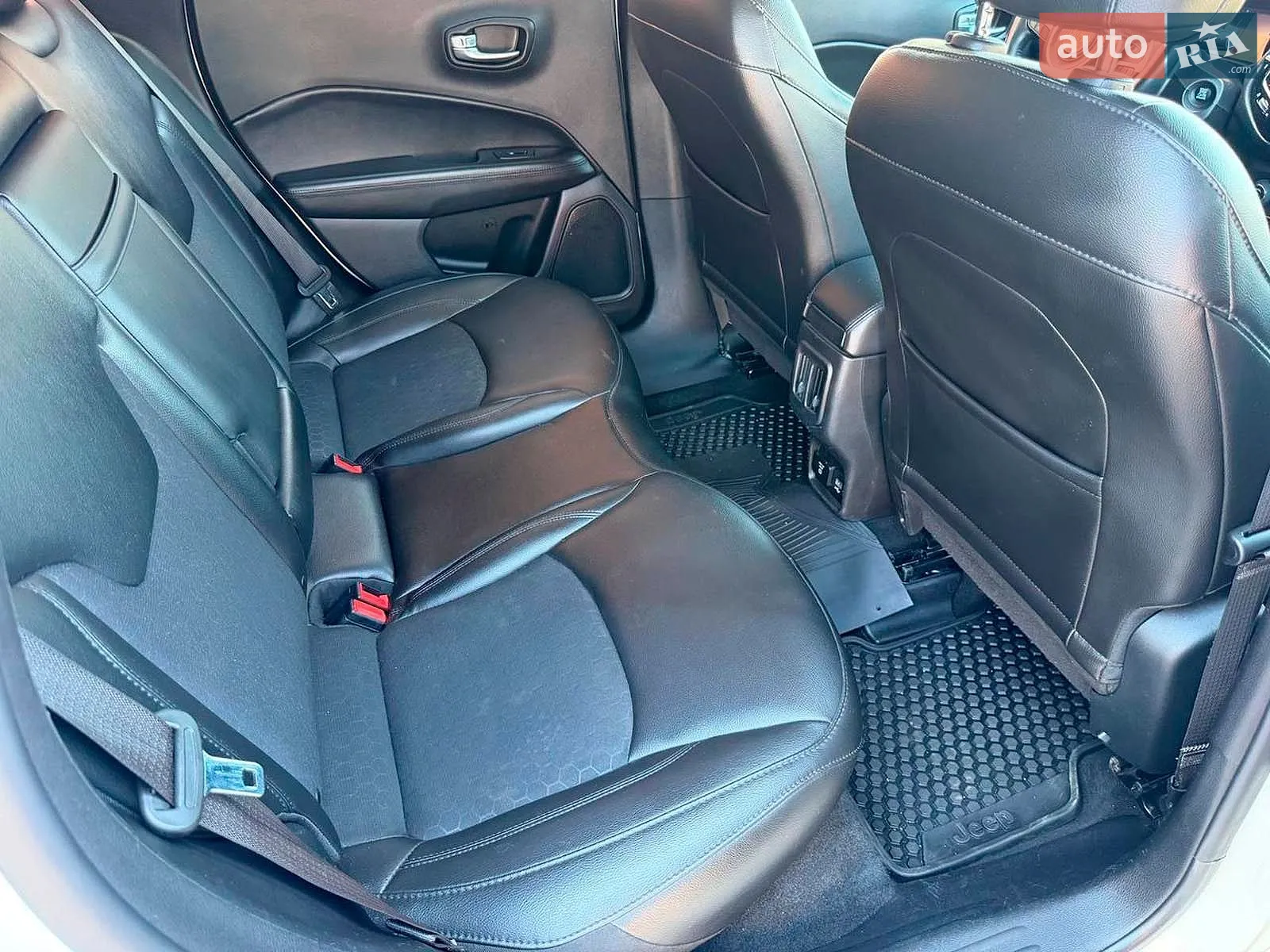 2019 Jeep Compass - мініатюра 19