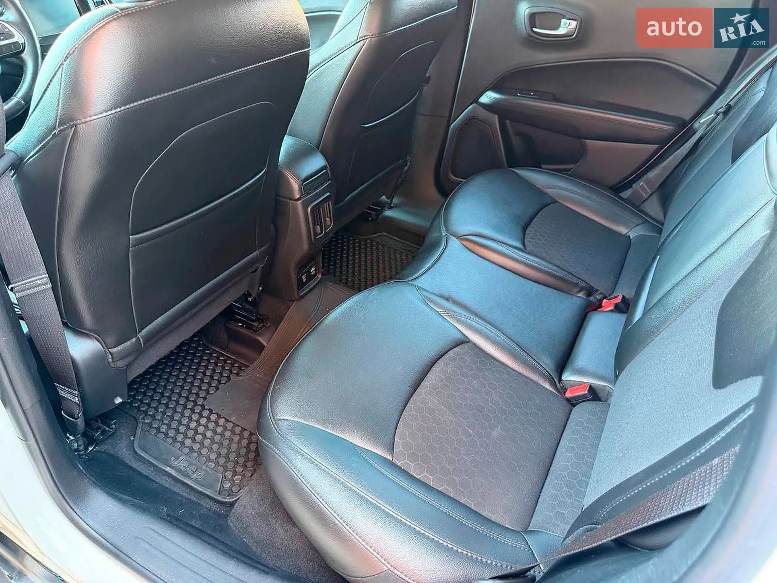 2019 Jeep Compass - мініатюра 18