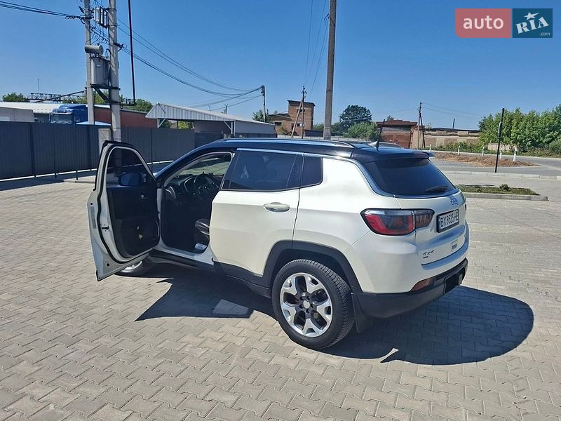 Внедорожник / Кроссовер Jeep Compass 2017 в Изяславе