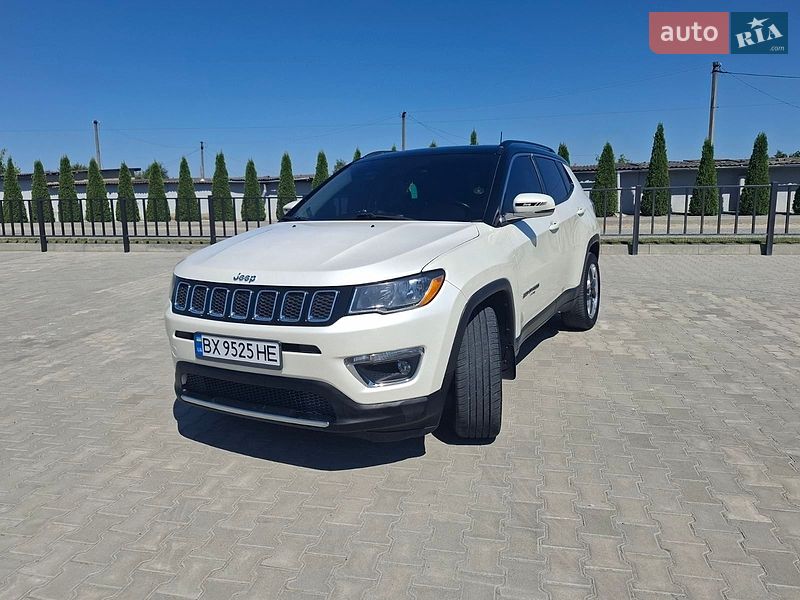 Внедорожник / Кроссовер Jeep Compass 2017 в Изяславе