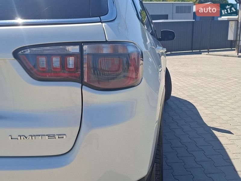 Внедорожник / Кроссовер Jeep Compass 2017 в Изяславе