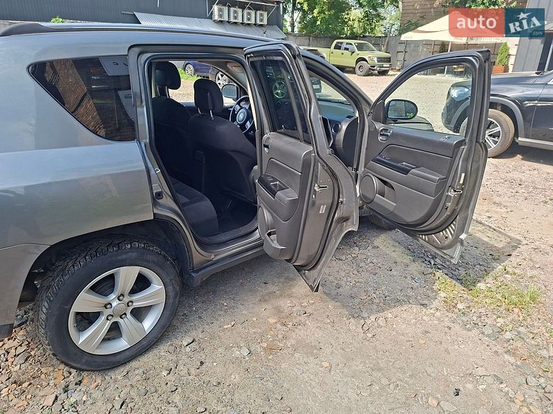 Внедорожник / Кроссовер Jeep Compass 2011 в Киеве