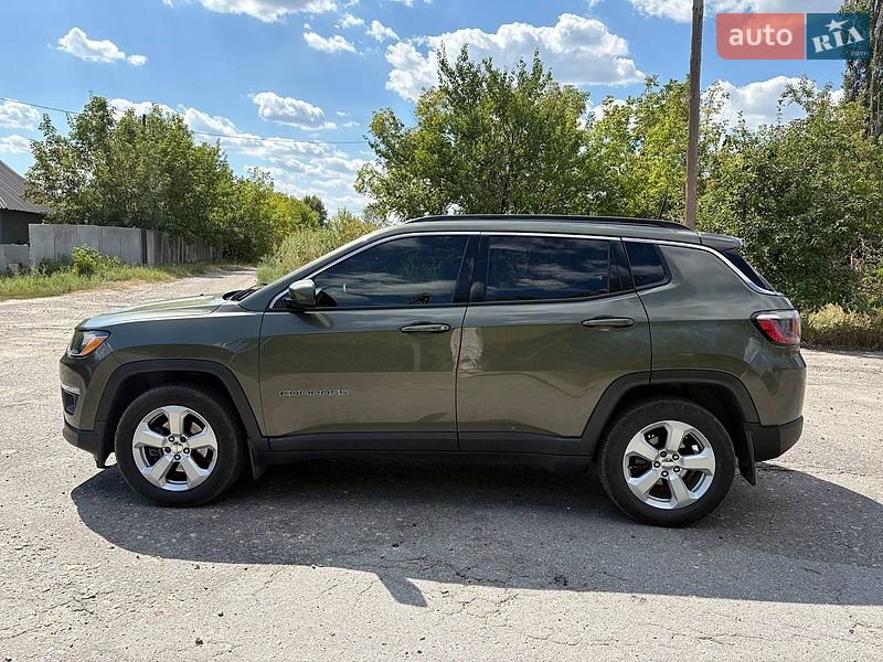 Внедорожник / Кроссовер Jeep Compass 2017 в Краснограде