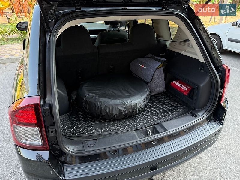 Внедорожник / Кроссовер Jeep Compass 2015 в Чернигове