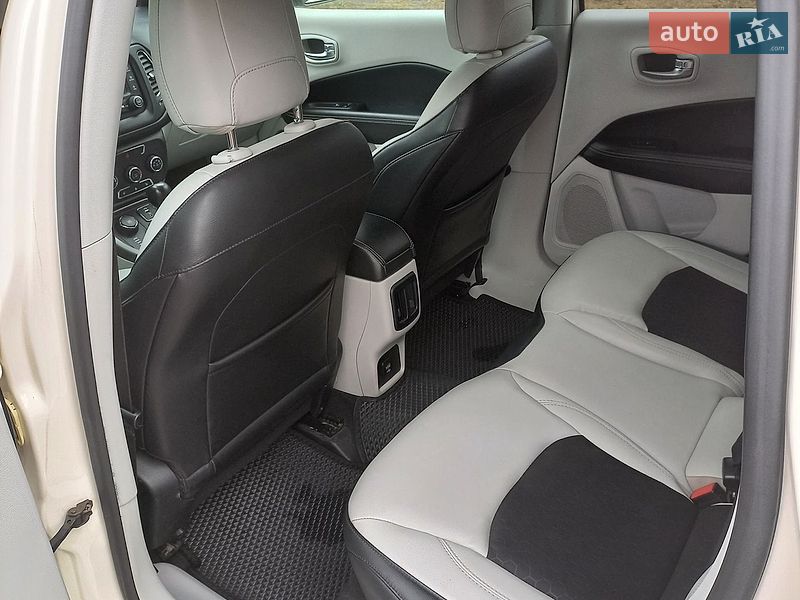 Внедорожник / Кроссовер Jeep Compass 2017 в Кременчуге