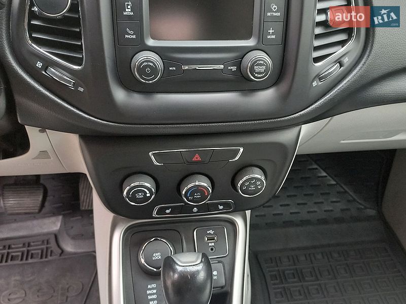 Внедорожник / Кроссовер Jeep Compass 2017 в Кременчуге
