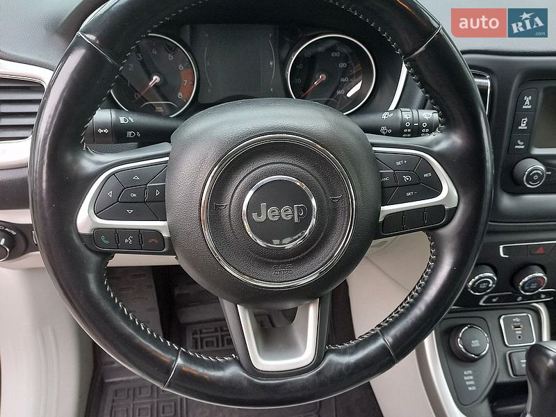 Внедорожник / Кроссовер Jeep Compass 2017 в Кременчуге