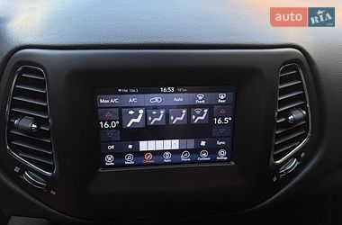 Позашляховик / Кросовер Jeep Compass 2017 в Києві