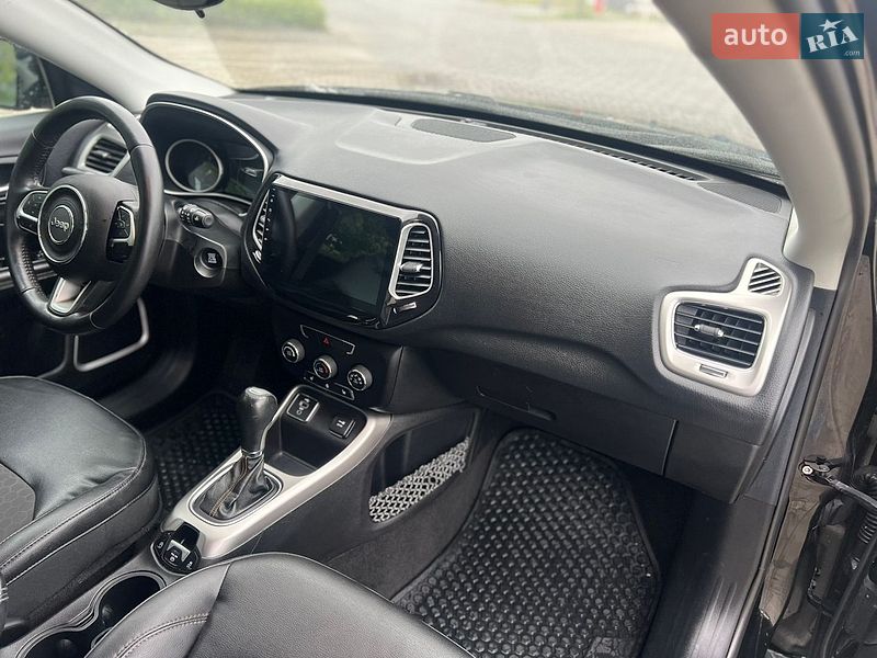 Позашляховик / Кросовер Jeep Compass 2017 в Рівному