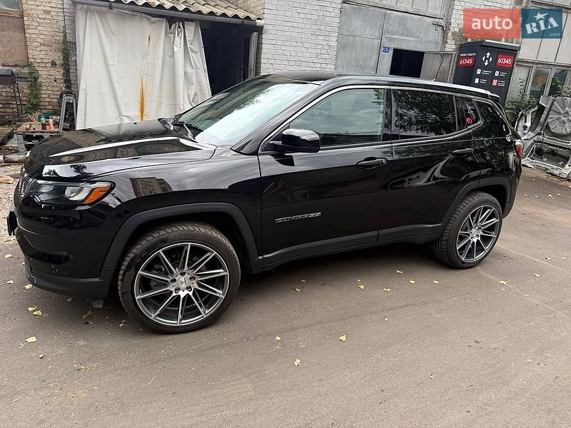 Внедорожник / Кроссовер Jeep Compass 2023 в Киеве