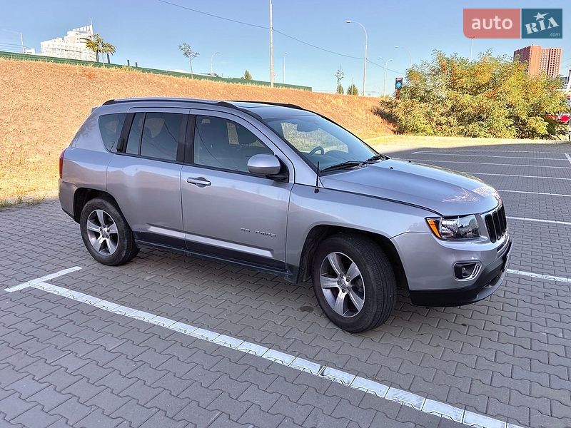 Внедорожник / Кроссовер Jeep Compass 2016 в Киеве
