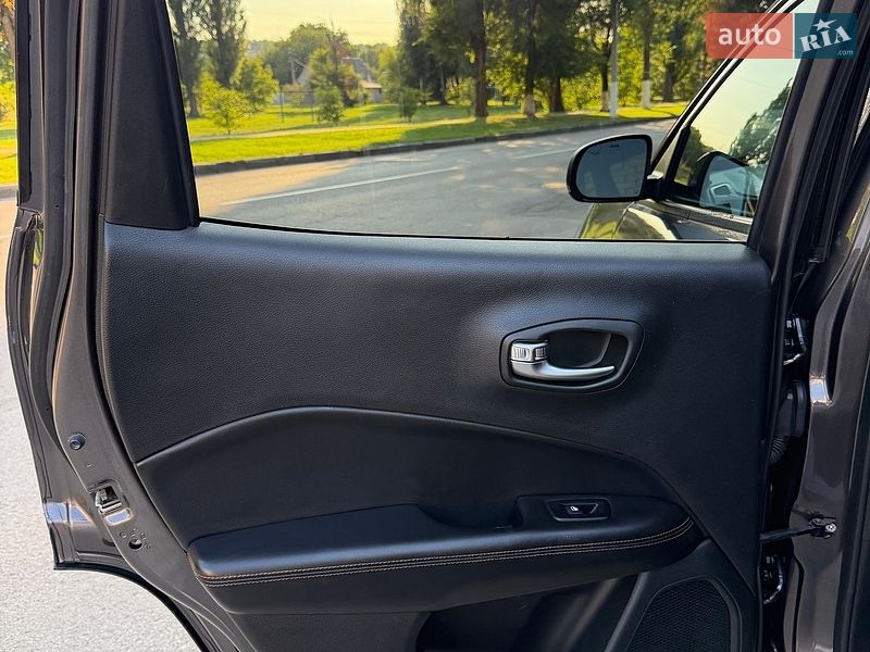 Внедорожник / Кроссовер Jeep Compass 2020 в Харькове