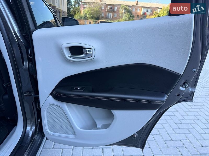 Позашляховик / Кросовер Jeep Compass 2017 в Ромнах фото 26 Позашляховик / Кросовер Jeep Compass 2017 в Ромнах