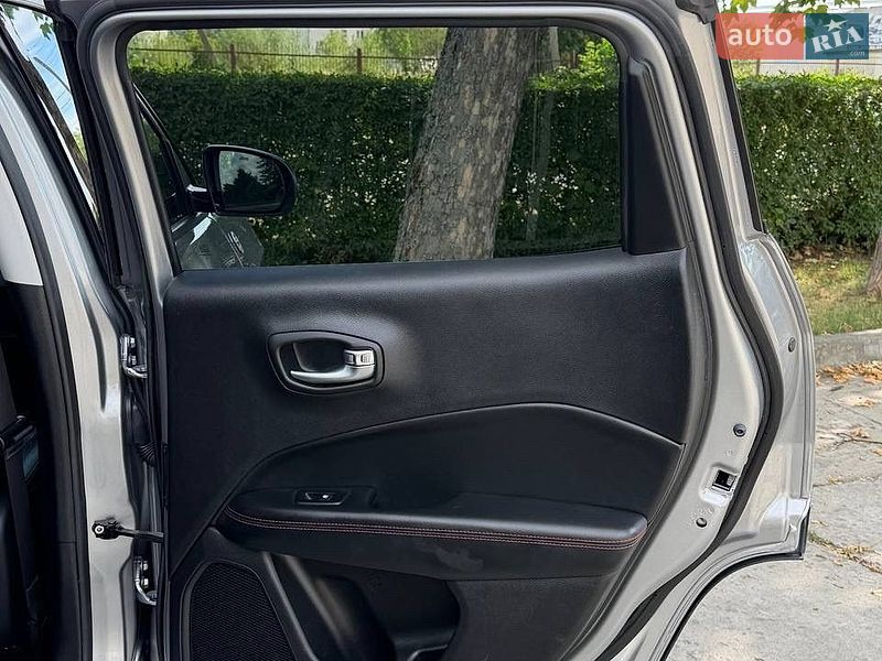 Внедорожник / Кроссовер Jeep Compass 2019 в Стрые