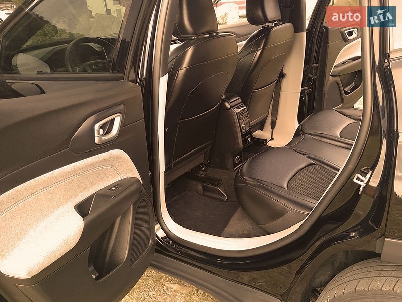 Позашляховик / Кросовер Jeep Compass 2023 в Вигоді