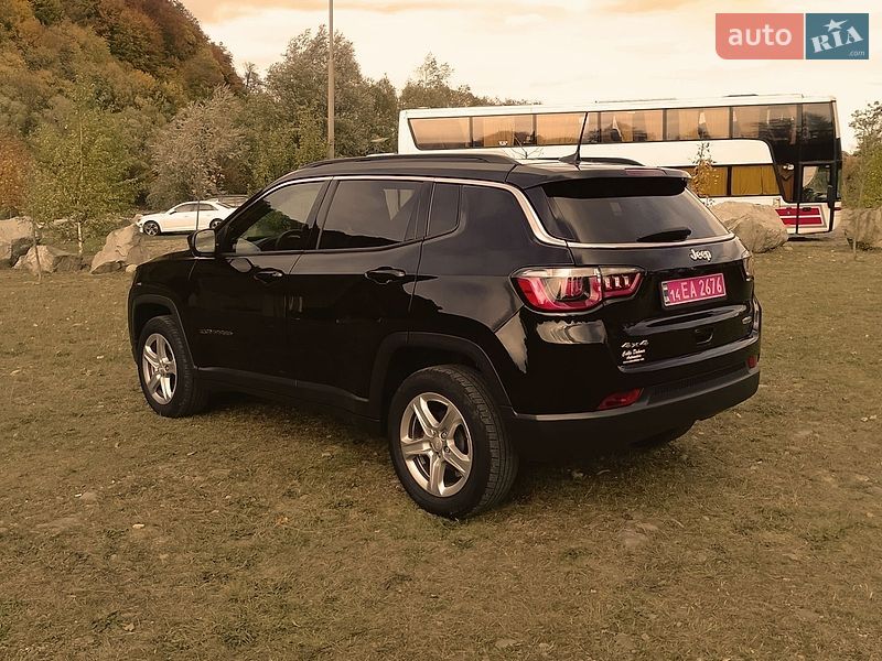 Позашляховик / Кросовер Jeep Compass 2023 в Вигоді