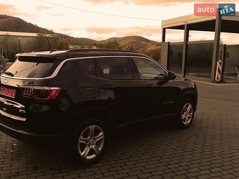 Позашляховик / Кросовер Jeep Compass 2023 в Вигоді