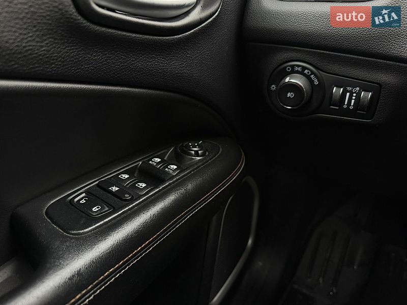 Внедорожник / Кроссовер Jeep Compass 2017 в Калуше
