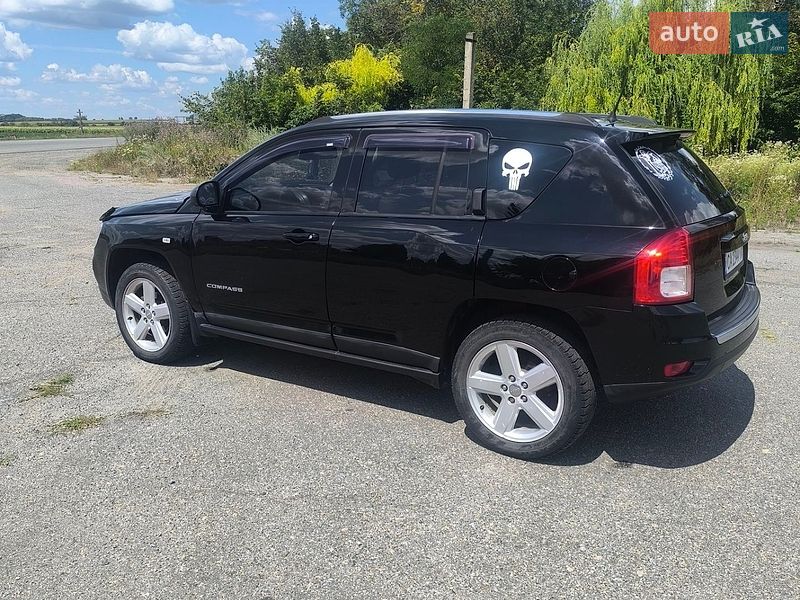 Внедорожник / Кроссовер Jeep Compass 2011 в Корсуне-Шевченковском
