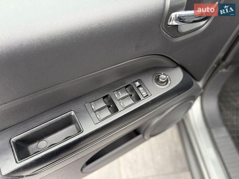 Внедорожник / Кроссовер Jeep Compass 2012 в Виннице