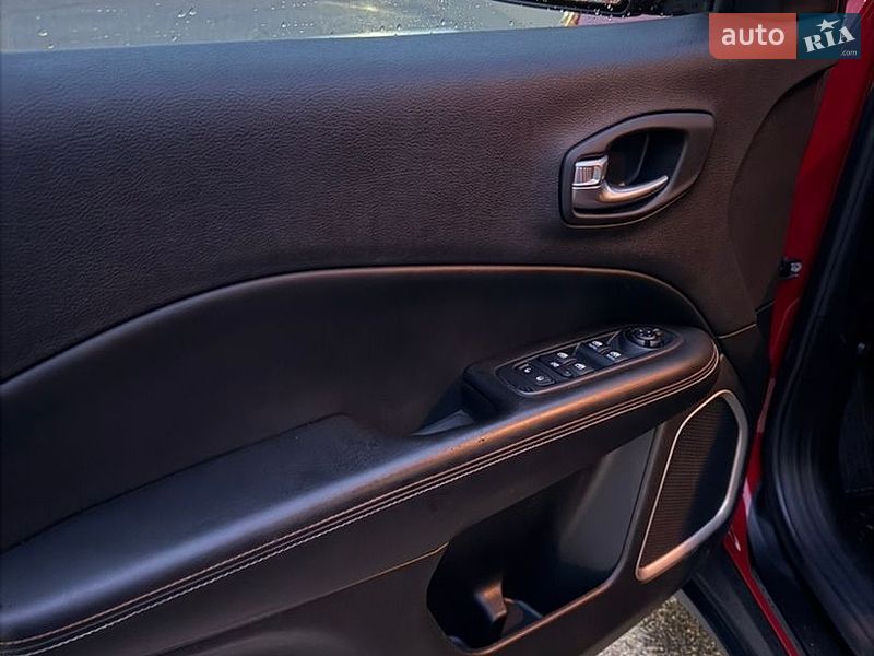 Внедорожник / Кроссовер Jeep Compass 2019 в Киеве