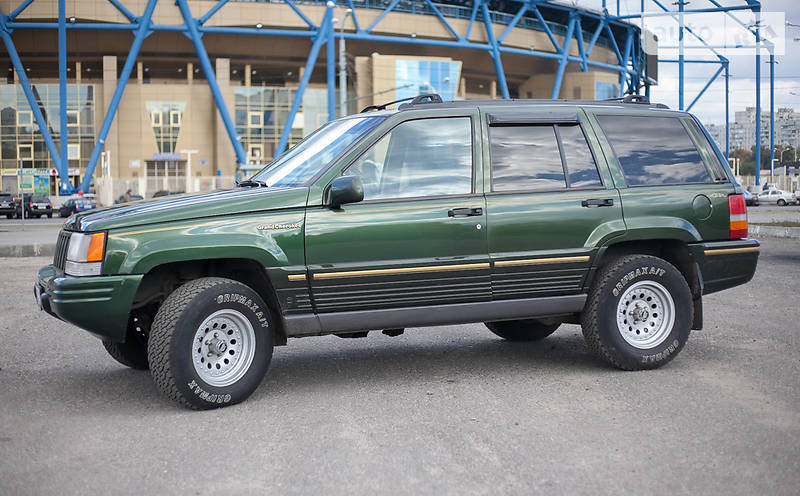 Внедорожник / Кроссовер Jeep Grand Cherokee 1995 в Харькове