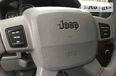 Внедорожник / Кроссовер Jeep Grand Cherokee 2005 в Чернигове