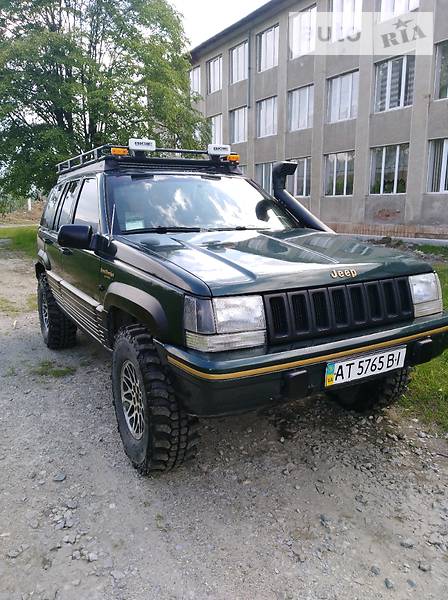 Внедорожник / Кроссовер Jeep Grand Cherokee 1993 в Яремче