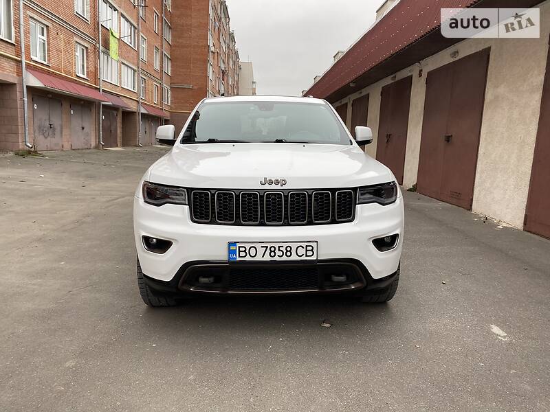 Позашляховик / Кросовер Jeep Grand Cherokee 2016 в Чорткові