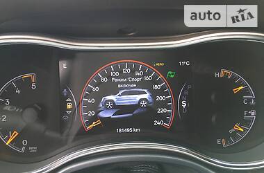Позашляховик / Кросовер Jeep Grand Cherokee 2013 в 