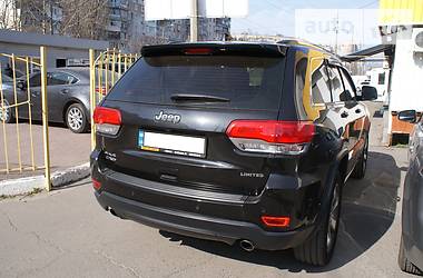 Позашляховик / Кросовер Jeep Grand Cherokee 2014 в 