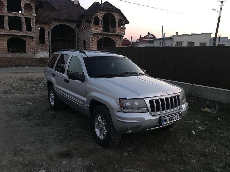 Позашляховик / Кросовер Jeep Grand Cherokee 2004 в 