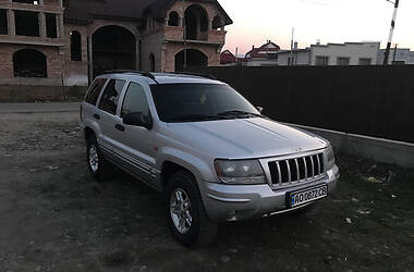 Позашляховик / Кросовер Jeep Grand Cherokee 2004 в 