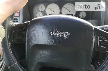 Позашляховик / Кросовер Jeep Grand Cherokee 2003 в 
