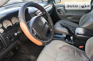 Позашляховик / Кросовер Jeep Grand Cherokee 2003 в 