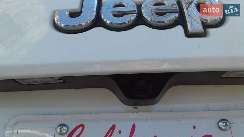 Внедорожник / Кроссовер Jeep Grand Cherokee 2016 в Сумах