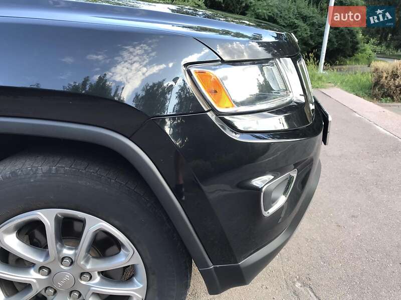 Внедорожник / Кроссовер Jeep Grand Cherokee 2015 в Житомире