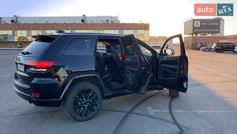 Внедорожник / Кроссовер Jeep Grand Cherokee 2017 в Киеве фото 11 Внедорожник / Кроссовер Jeep Grand Cherokee 2017 в Киеве