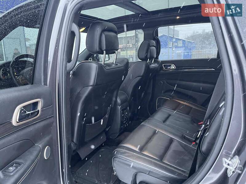 Внедорожник / Кроссовер Jeep Grand Cherokee 2017 в Киеве